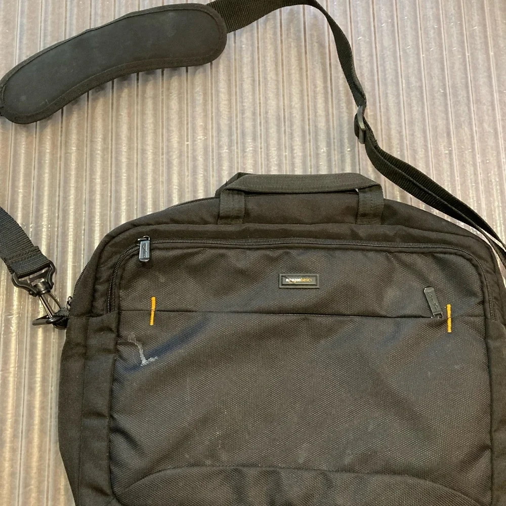 Amazon basics laptop bag - Picture 4 of 9